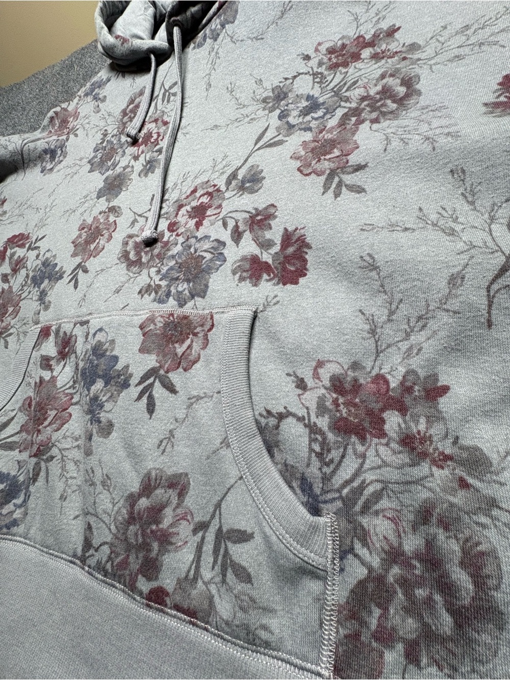 Torrid Floral Hooded Sweatshirt - Light Gray with Burgundy & Blue Floral size 3